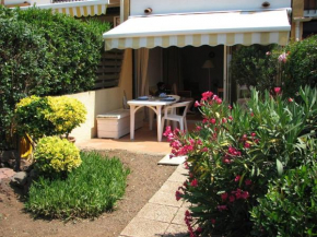 CAP LES PINS II Joli T2 piscine tennis bordure du golf Mt St Martin Cap d'Agde